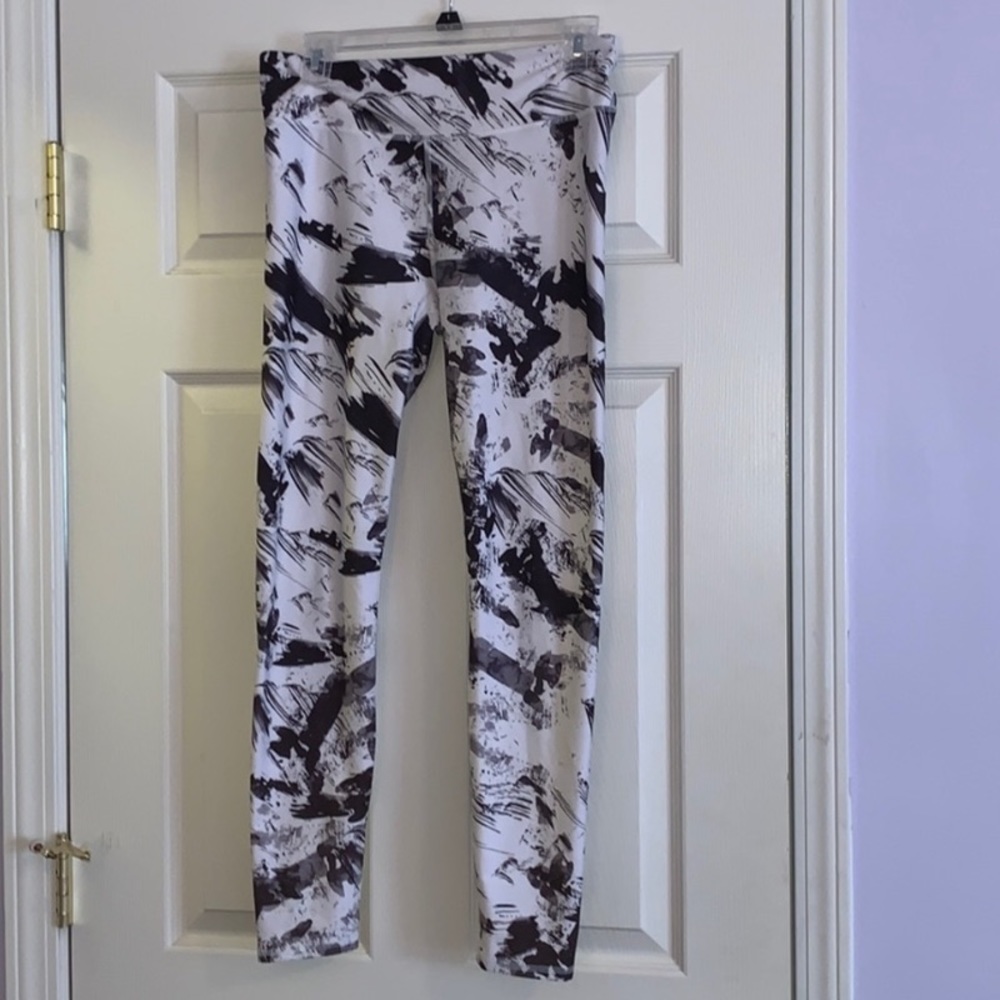 New Fabletics Leggings medium